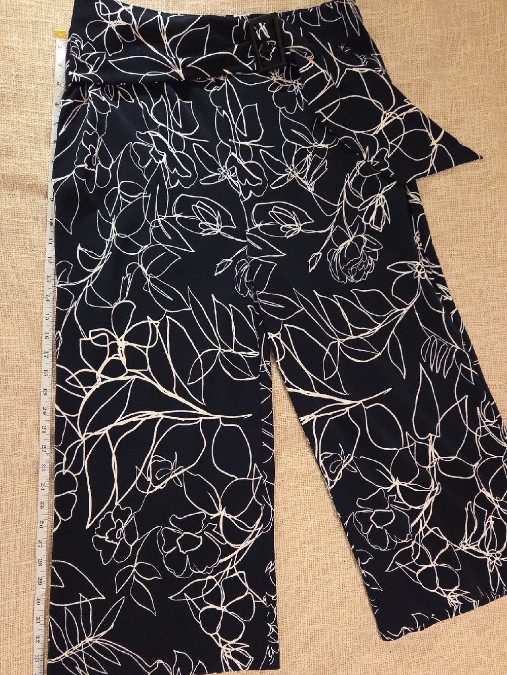 Joseph Ribkoff Black and White Floral Wide-Leg Capris with Belt